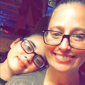 Meet your Posher, Rena